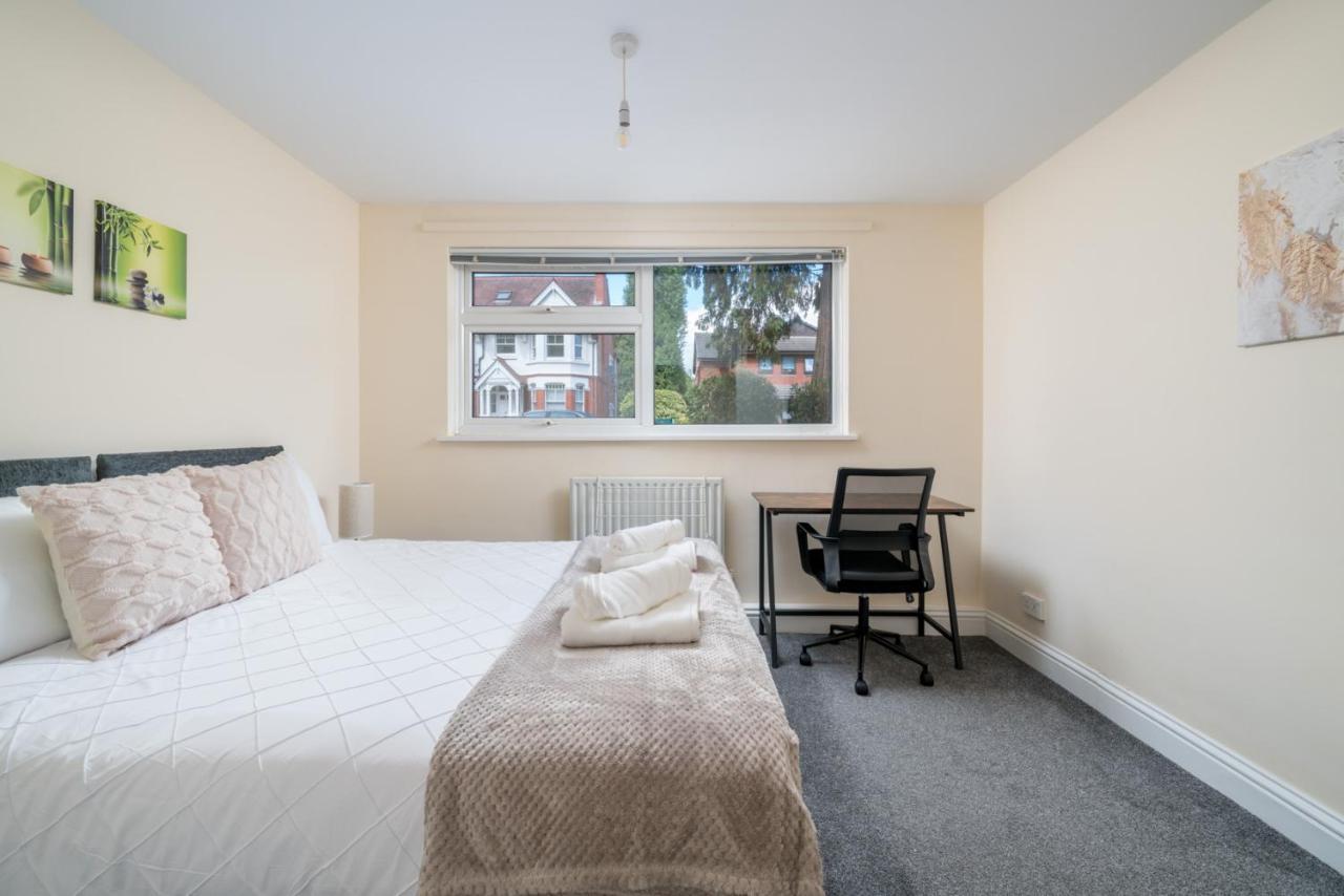 Redhill Surrey 2 Bedroom Pet Friendly Apartment By Sublime Stays Kültér fotó