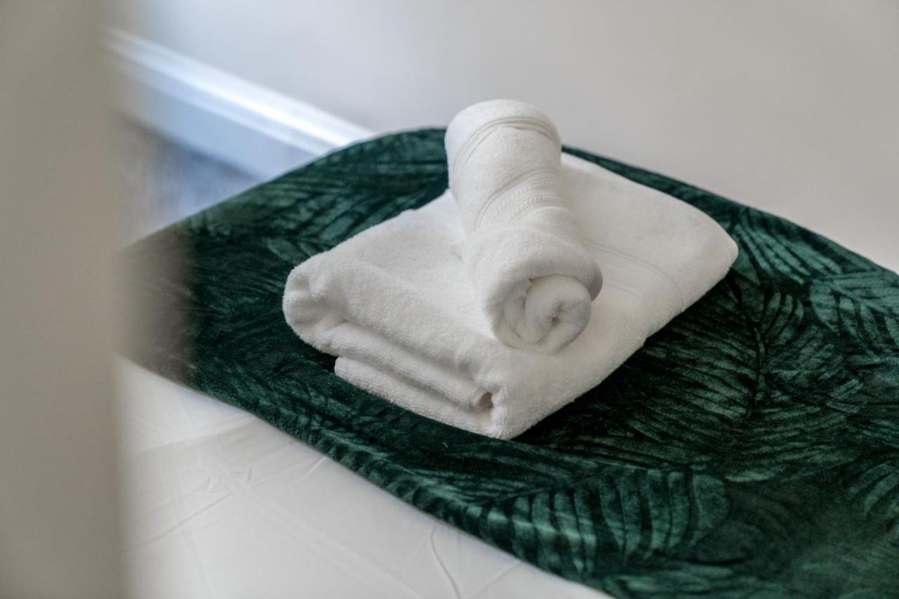 Redhill Surrey 2 Bedroom Pet Friendly Apartment By Sublime Stays Kültér fotó