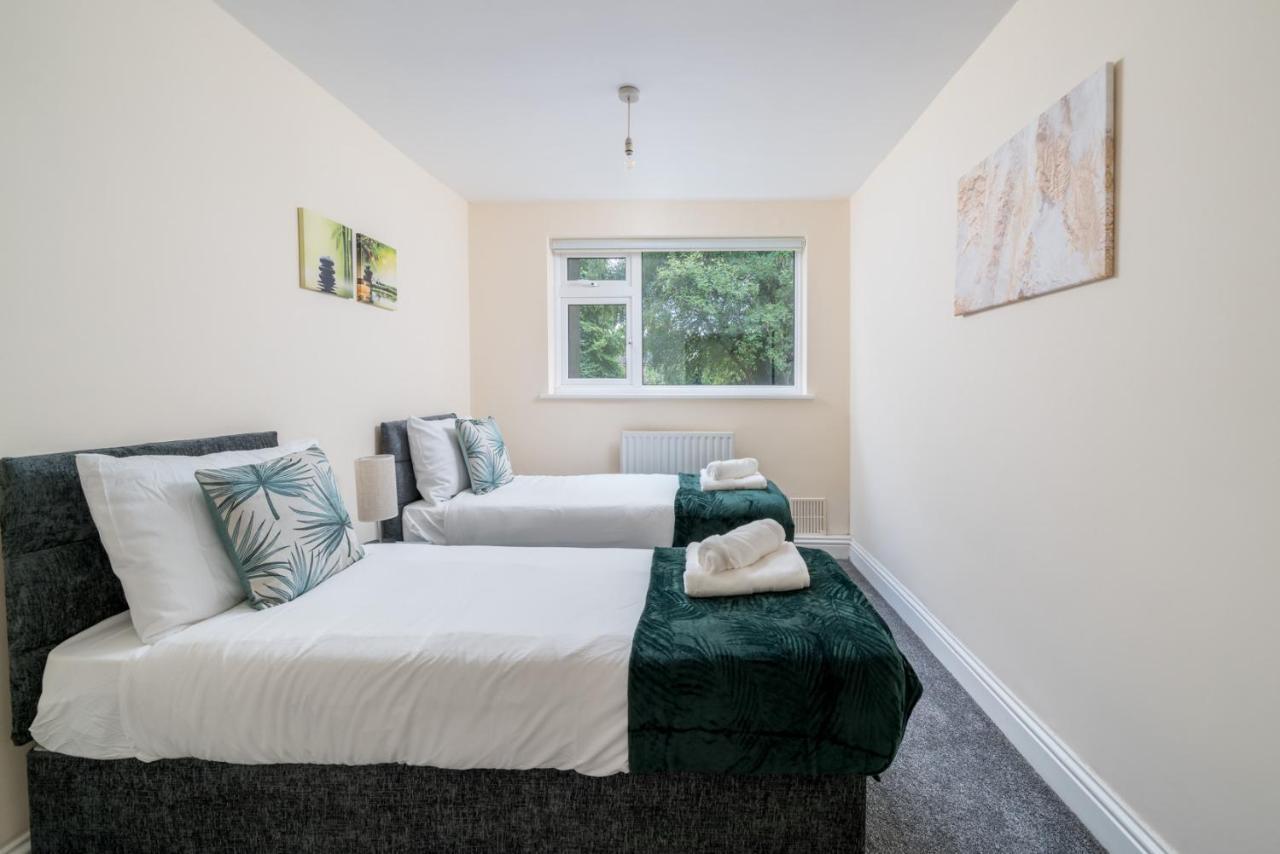 Redhill Surrey 2 Bedroom Pet Friendly Apartment By Sublime Stays Kültér fotó