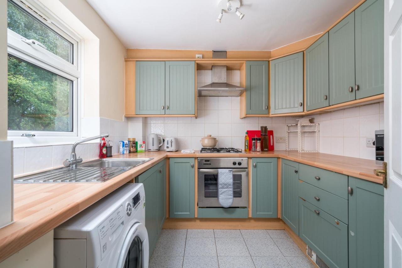 Redhill Surrey 2 Bedroom Pet Friendly Apartment By Sublime Stays Kültér fotó
